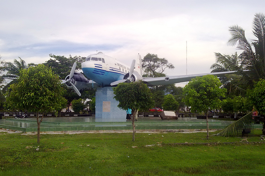 Pesawat Dakota RI-001 Seulawah Pesawat Dakota RI-001 Seulawah